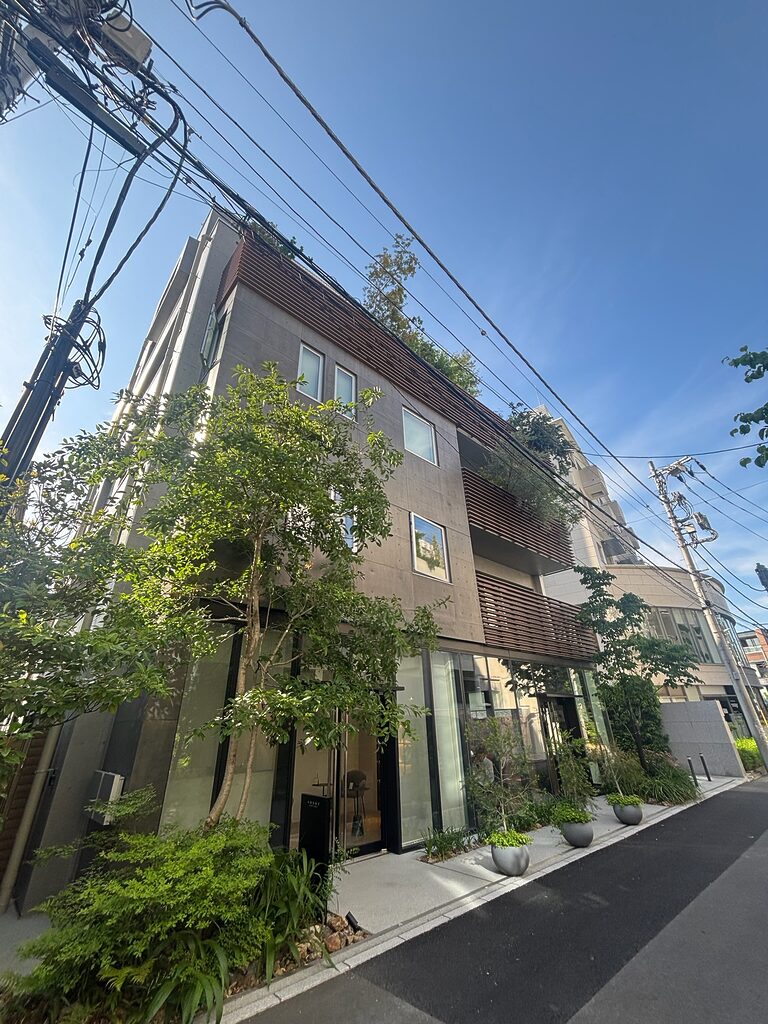 ADEOT AOYAMA