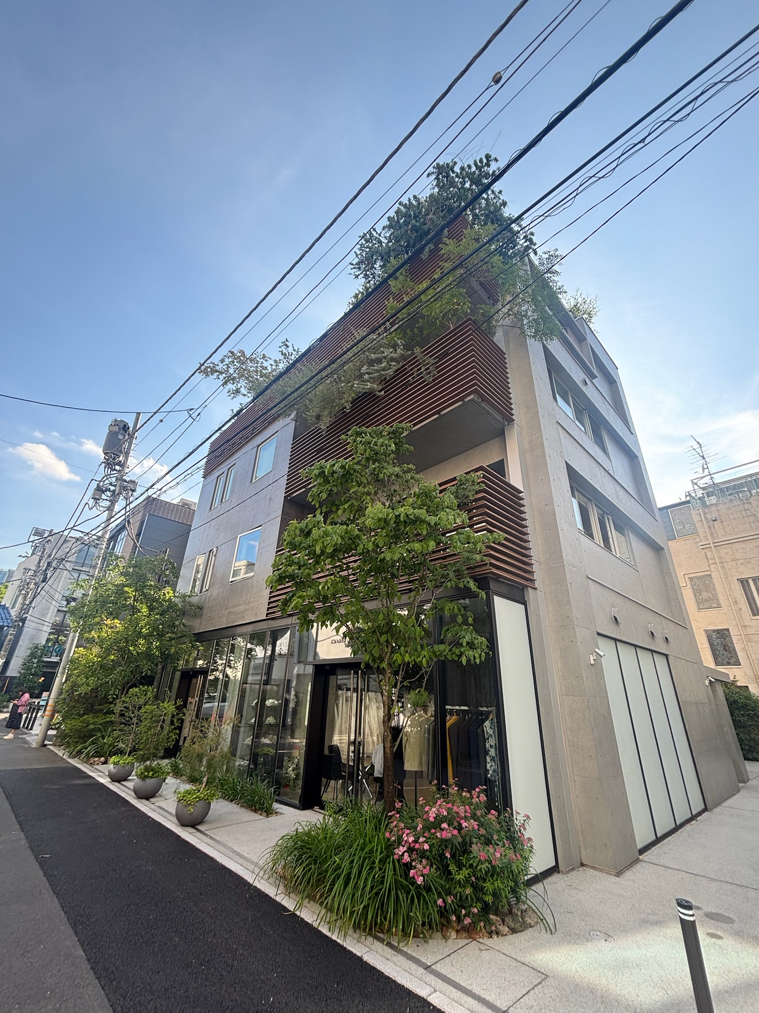 ADEOT AOYAMA