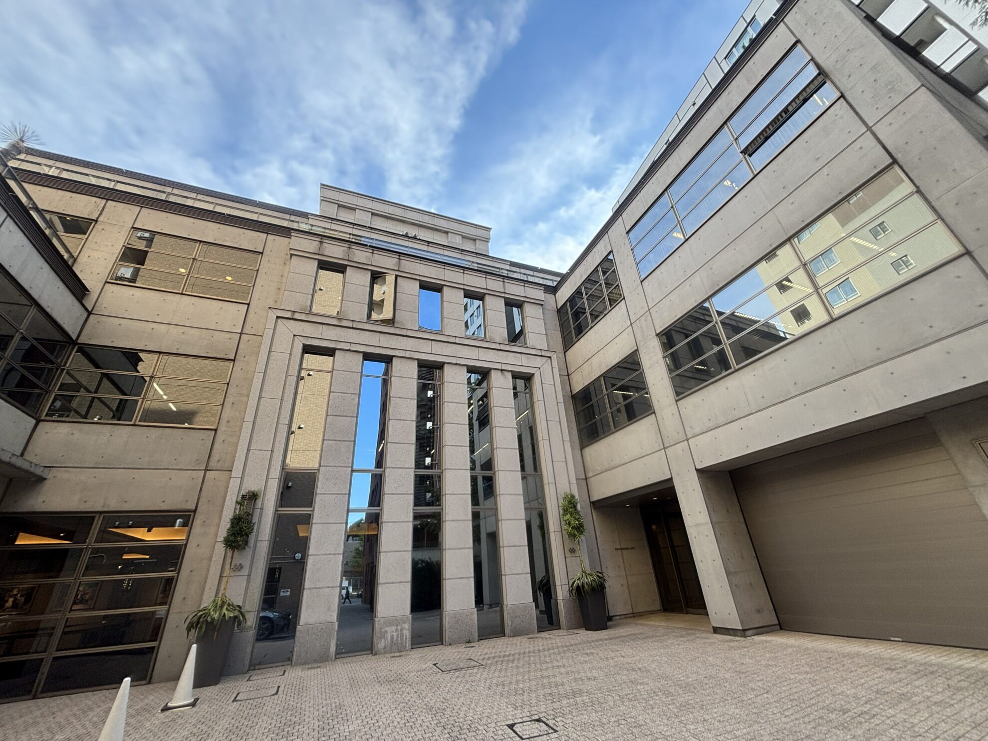 HERMES BLDG.（ヘルメスビル）